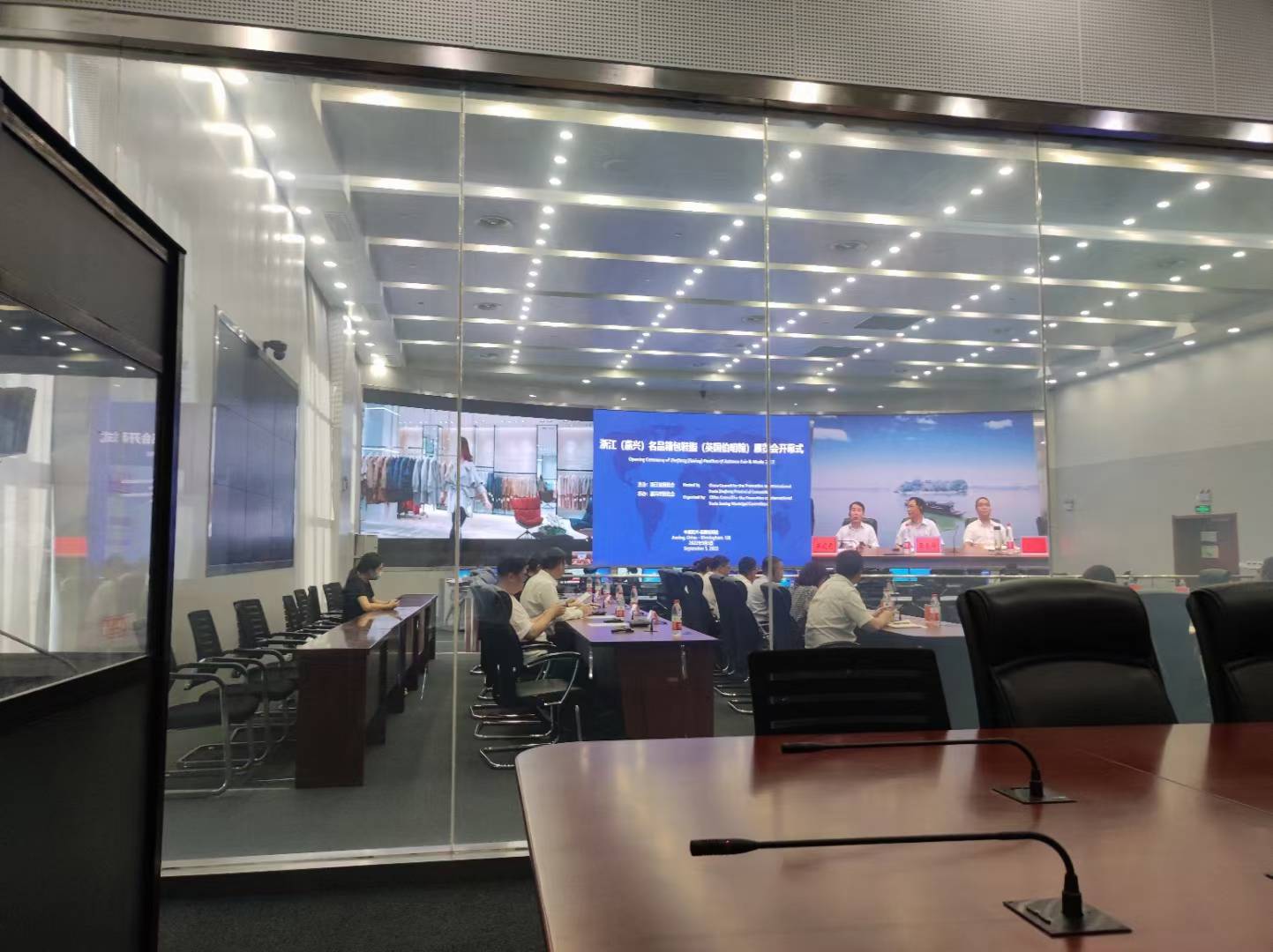 首钢智新电磁新能源专线投产暨新产品全球首发仪式举行，推动新能源汽车材料技术发展